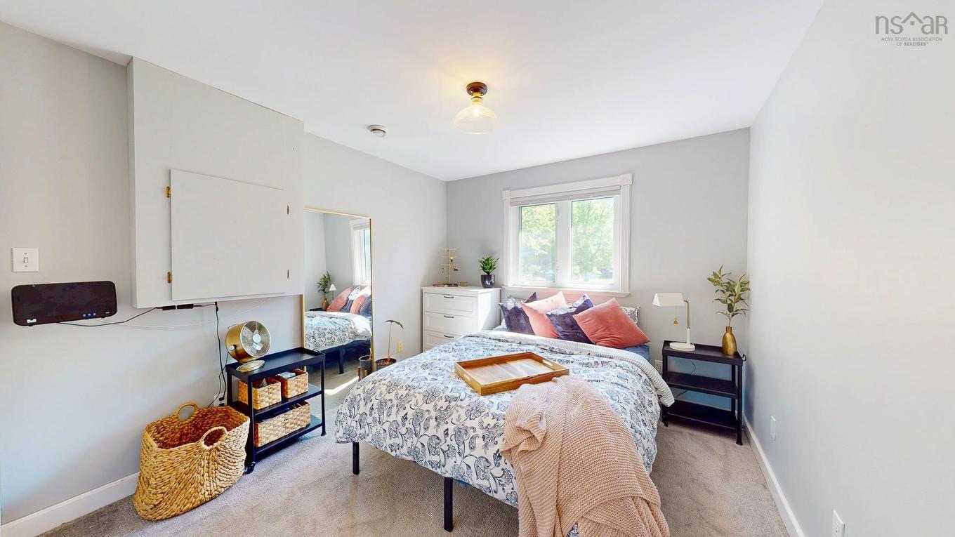 8 Iona Road, Wolfville, NS