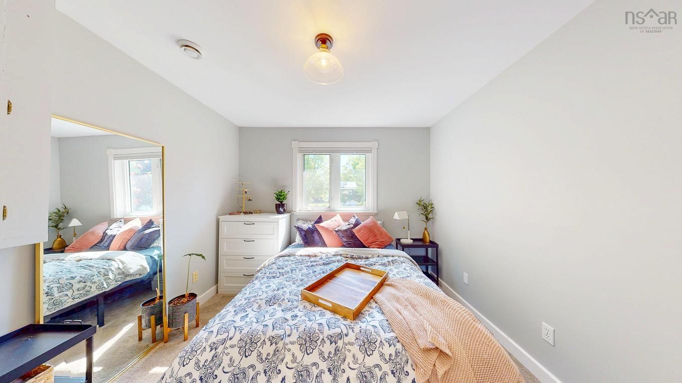 8 Iona Road, Wolfville, NS