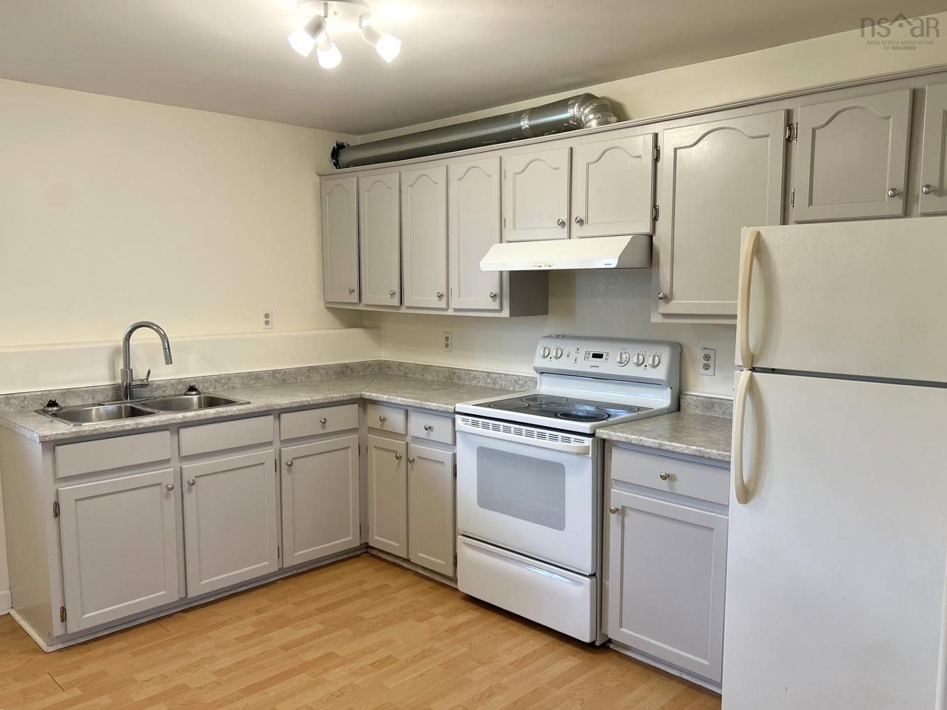 8 Iona Road, Wolfville, NS