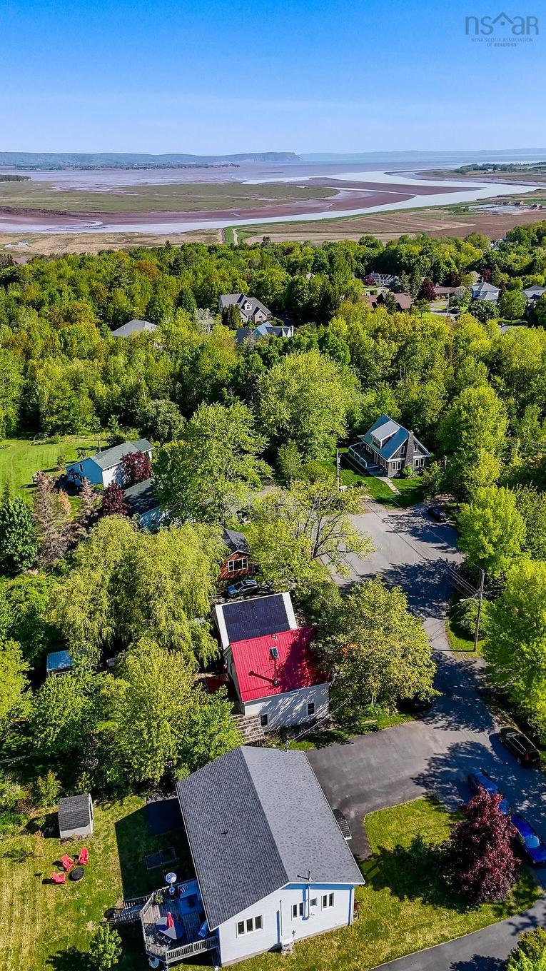 8 Iona Road, Wolfville, NS