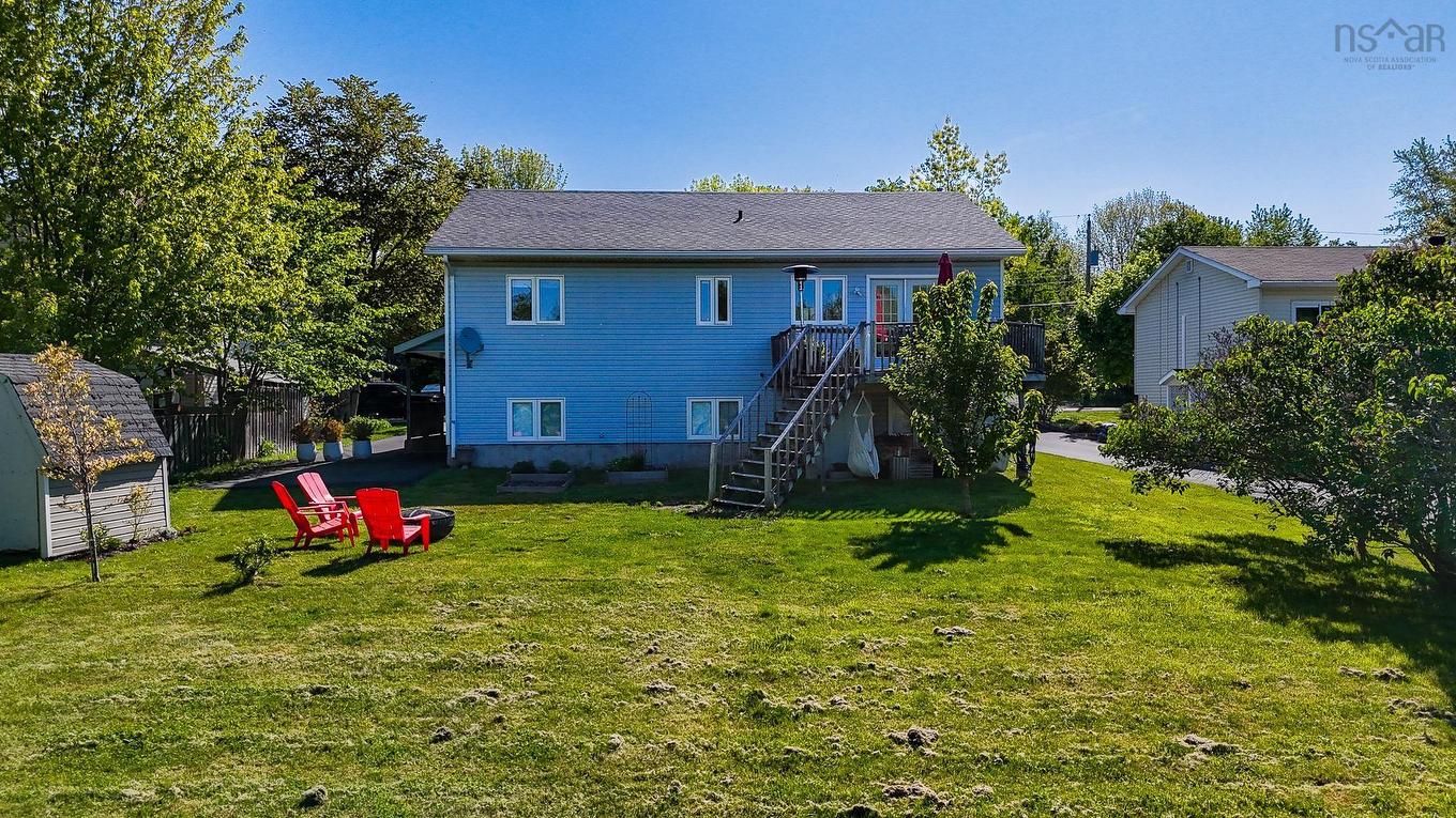 8 Iona Road, Wolfville, NS