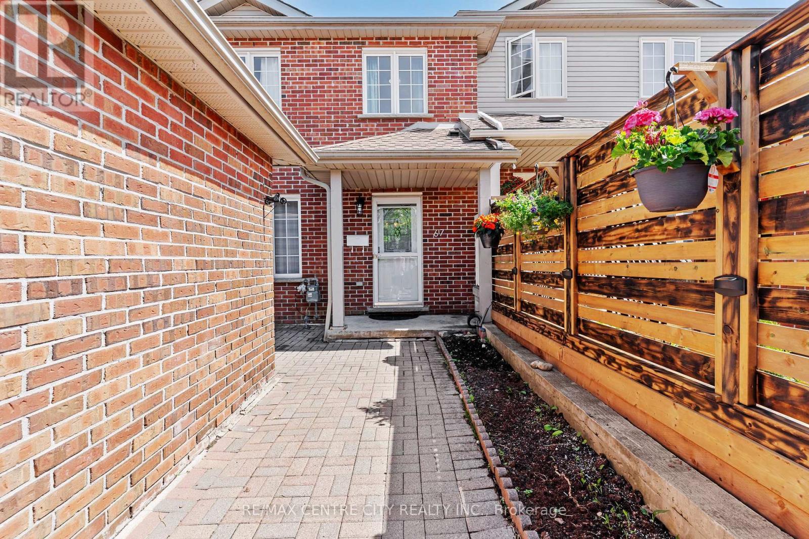 67 Ralgreen Crescent, Kitchener, ON