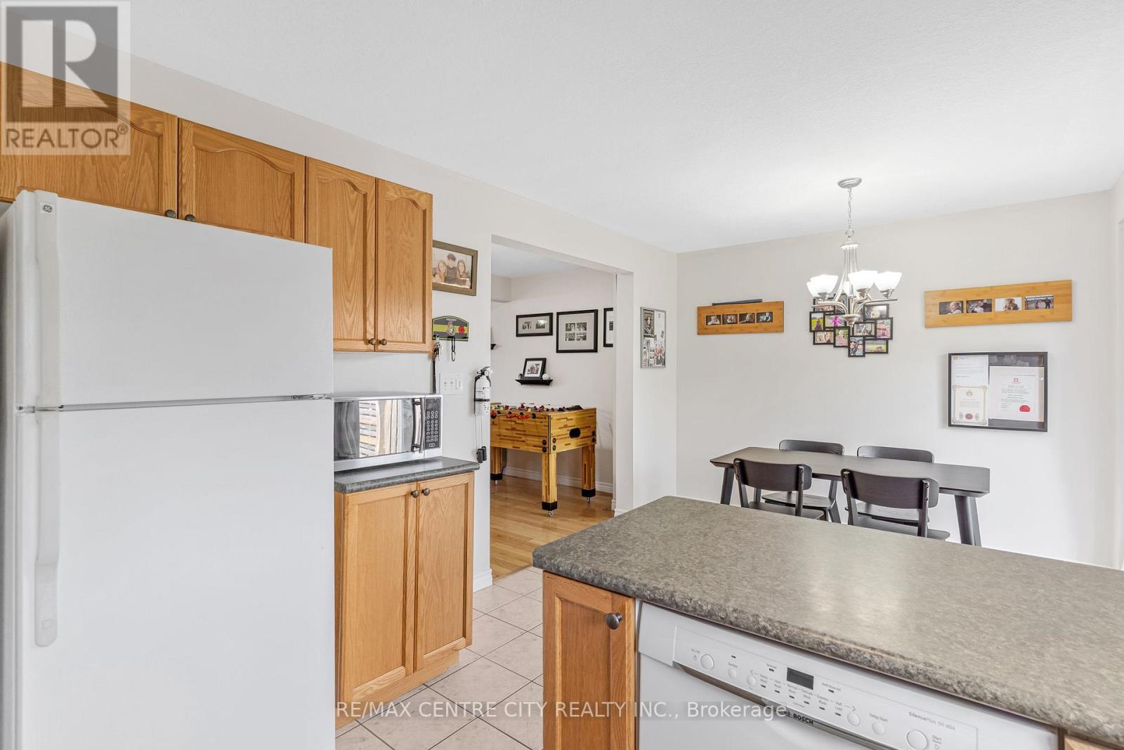 67 Ralgreen Crescent, Kitchener, ON