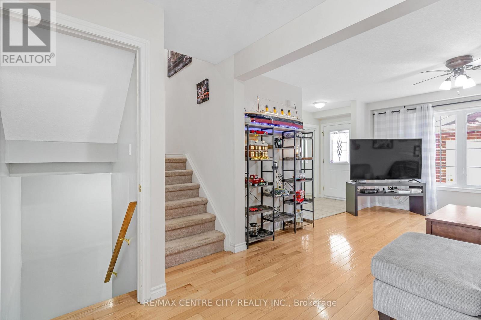 67 Ralgreen Crescent, Kitchener, ON