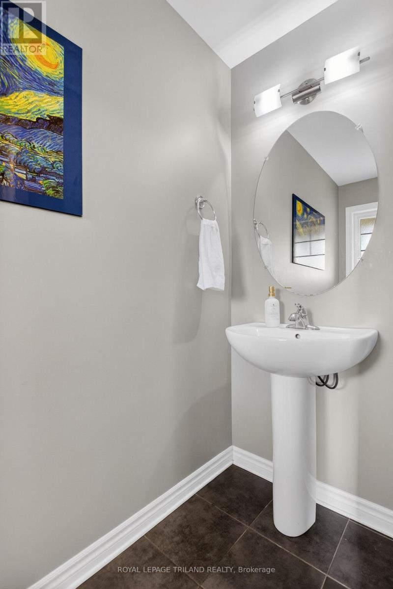 17 Bridle Path, St. Thomas, ON