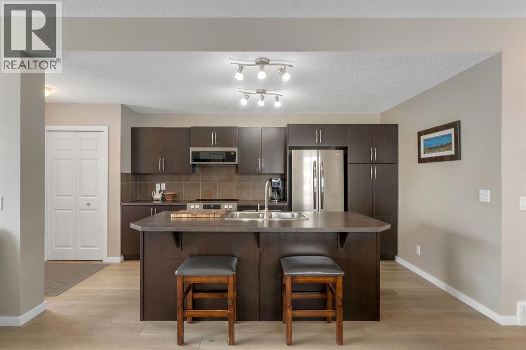 27 River Heights Crescent, Cochrane, AB