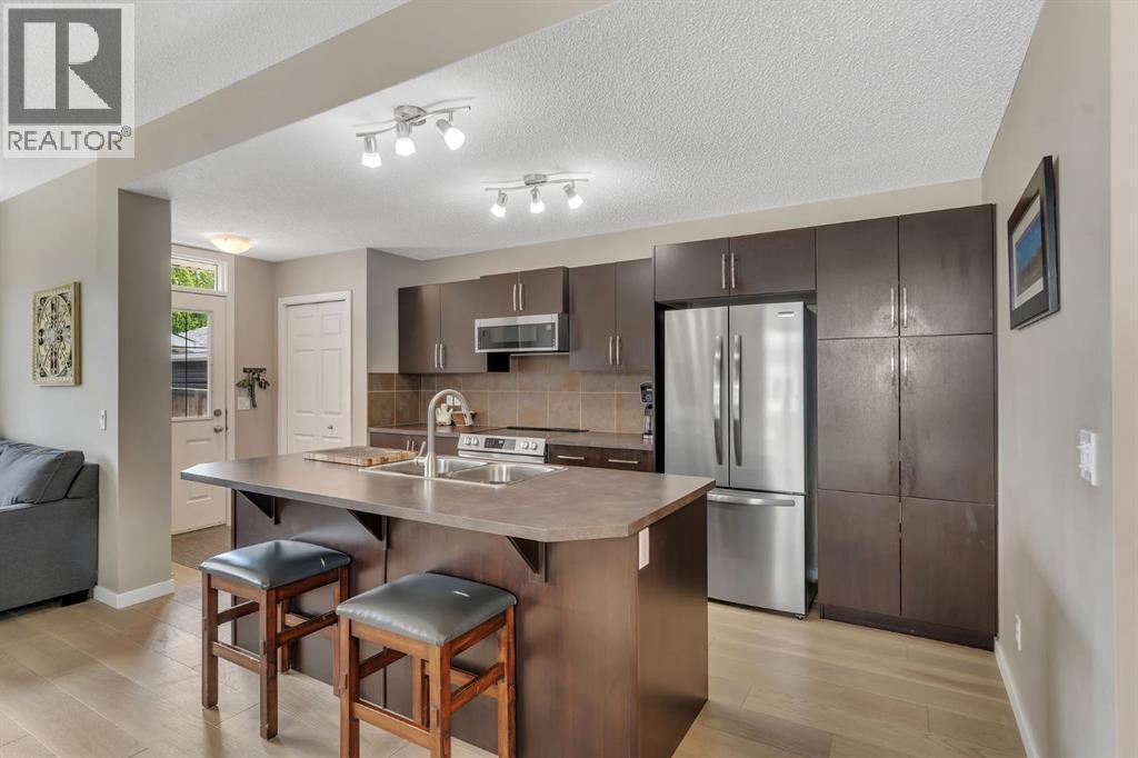 27 River Heights Crescent, Cochrane, AB