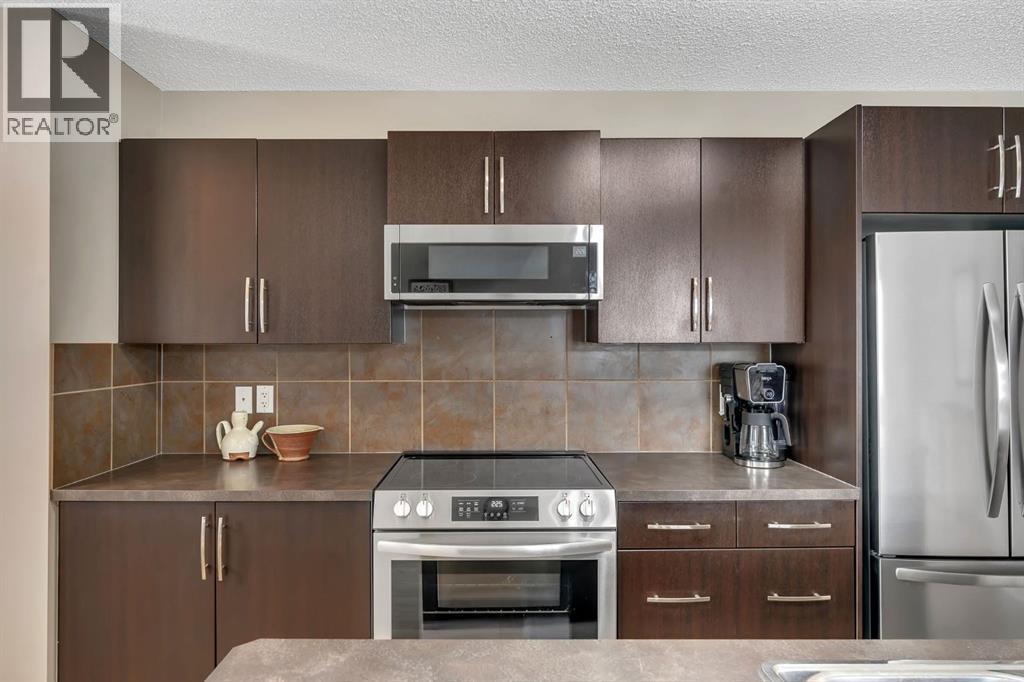 27 River Heights Crescent, Cochrane, AB