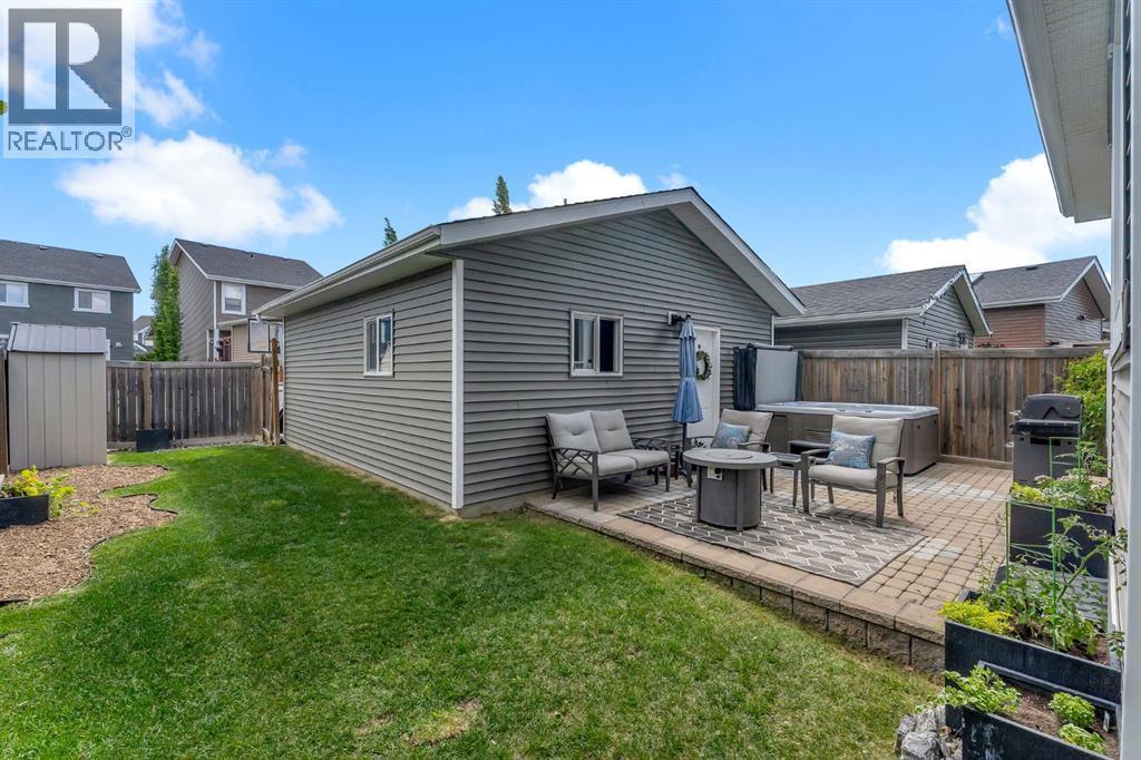 27 River Heights Crescent, Cochrane, AB