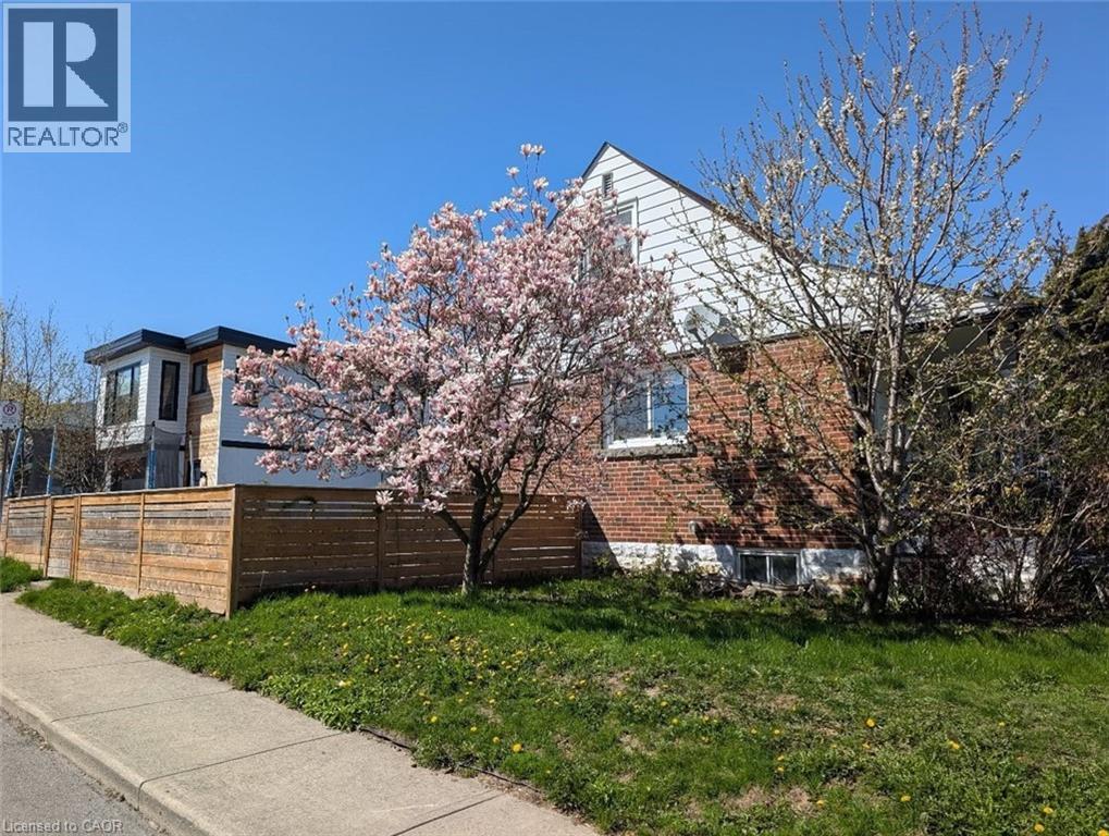 182 Erindale Avenue, Hamilton, ON