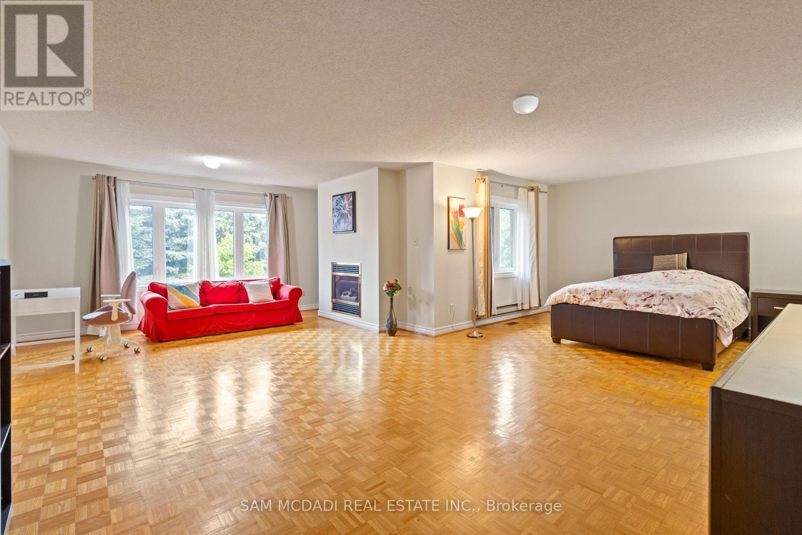 2492 Erin Centre Boulevard, Mississauga, ON