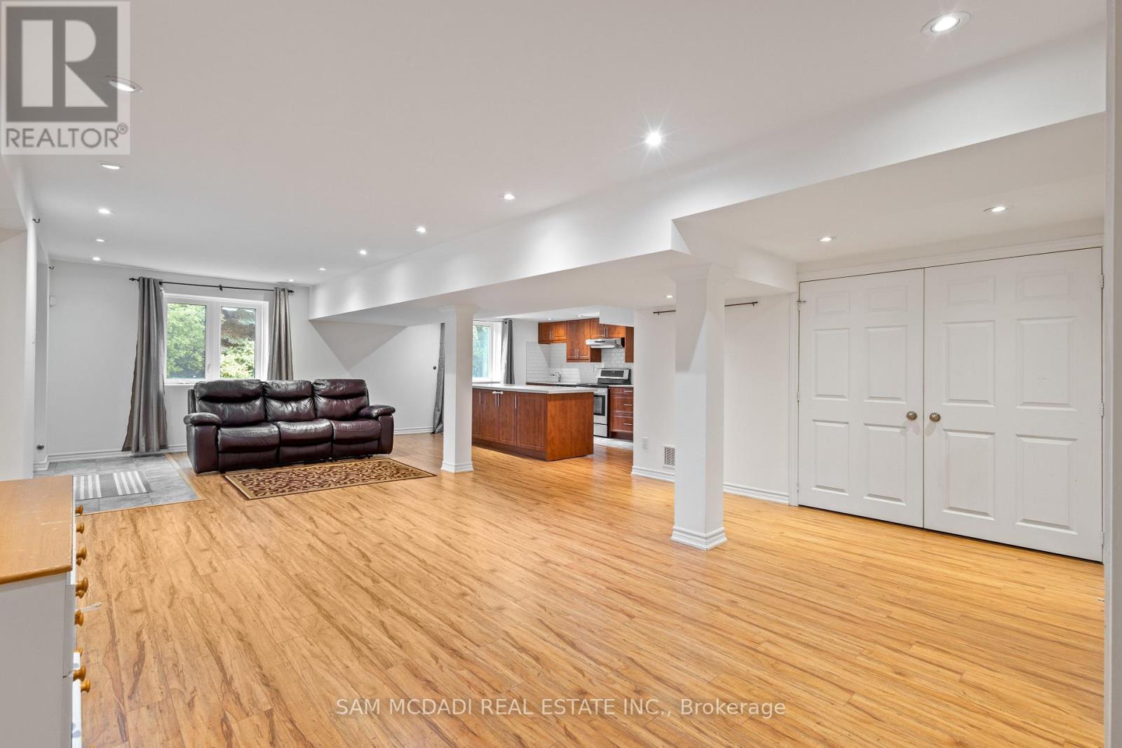 2492 Erin Centre Boulevard, Mississauga, ON