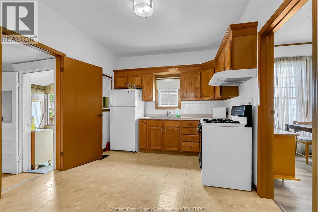 383 Mcewan, Windsor, ON