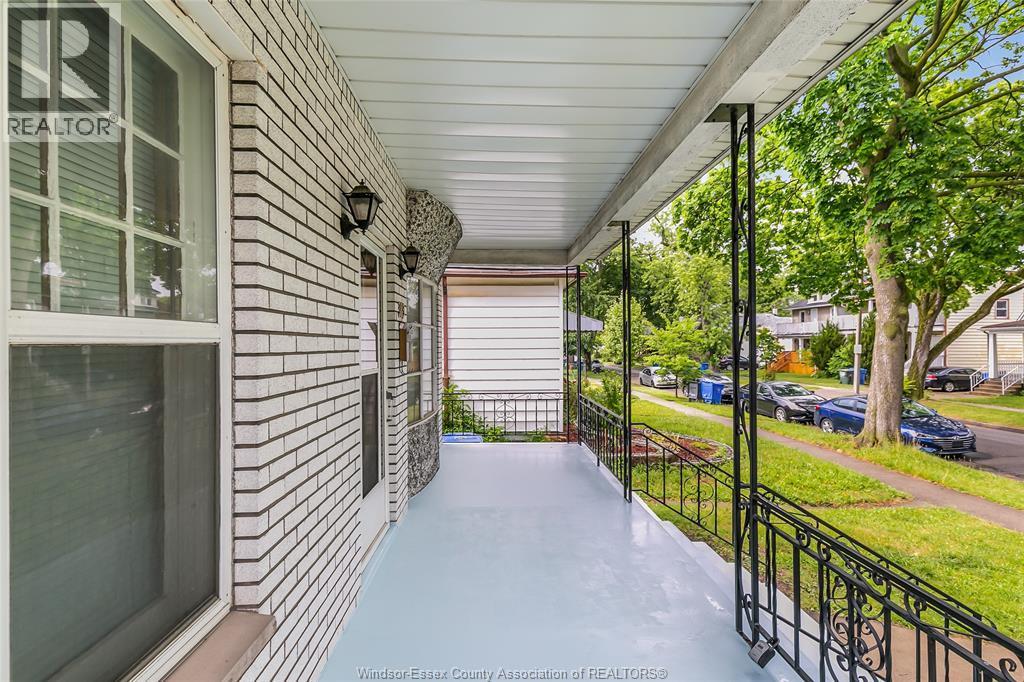 383 Mcewan, Windsor, ON