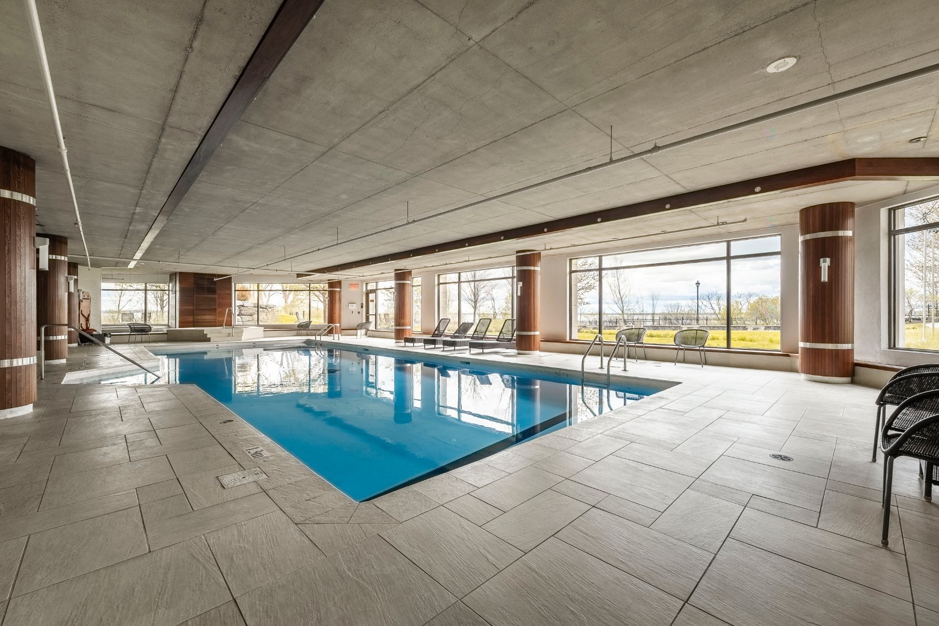 Piscine - 707-300 Av. Des Sommets, Montréal (Verdun/Île-Des-Soeurs), QC