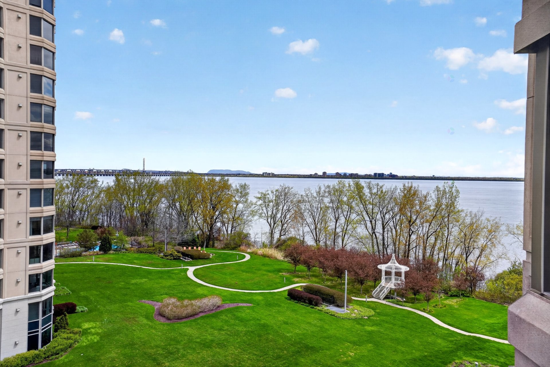 Jardin - 707-300 Av. Des Sommets, Montréal (Verdun/Île-Des-Soeurs), QC
