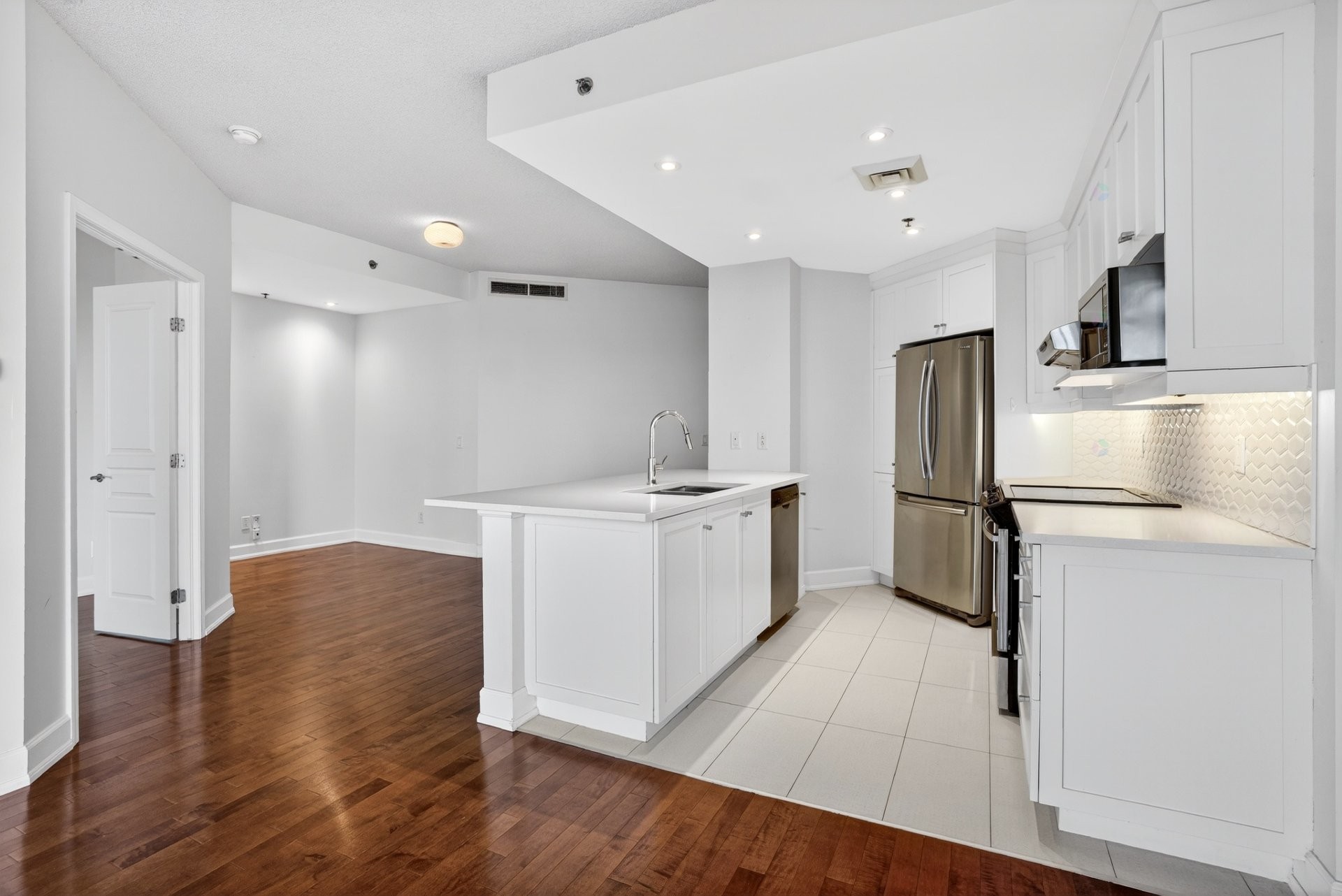 Salle à manger - 707-300 Av. Des Sommets, Montréal (Verdun/Île-Des-Soeurs), QC