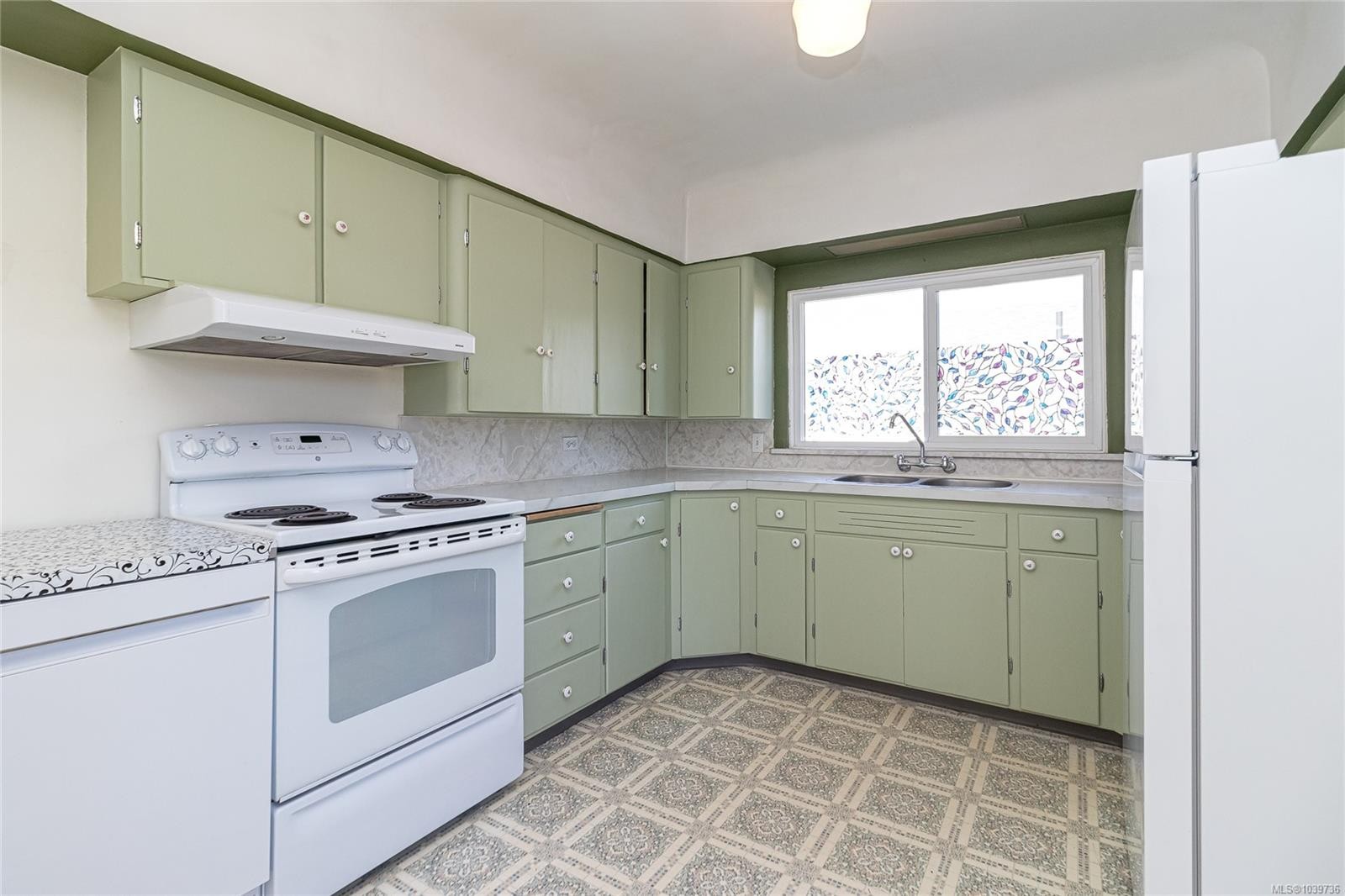 3433 Bethune Ave, Saanich, BC