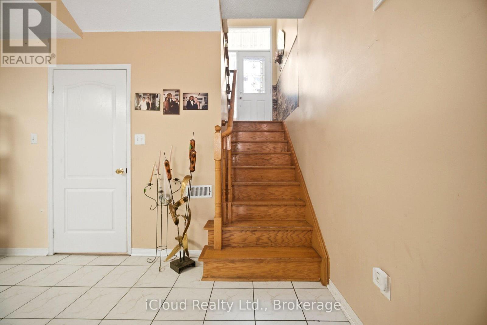 6332 Glen Meadows Road, Mississauga, ON