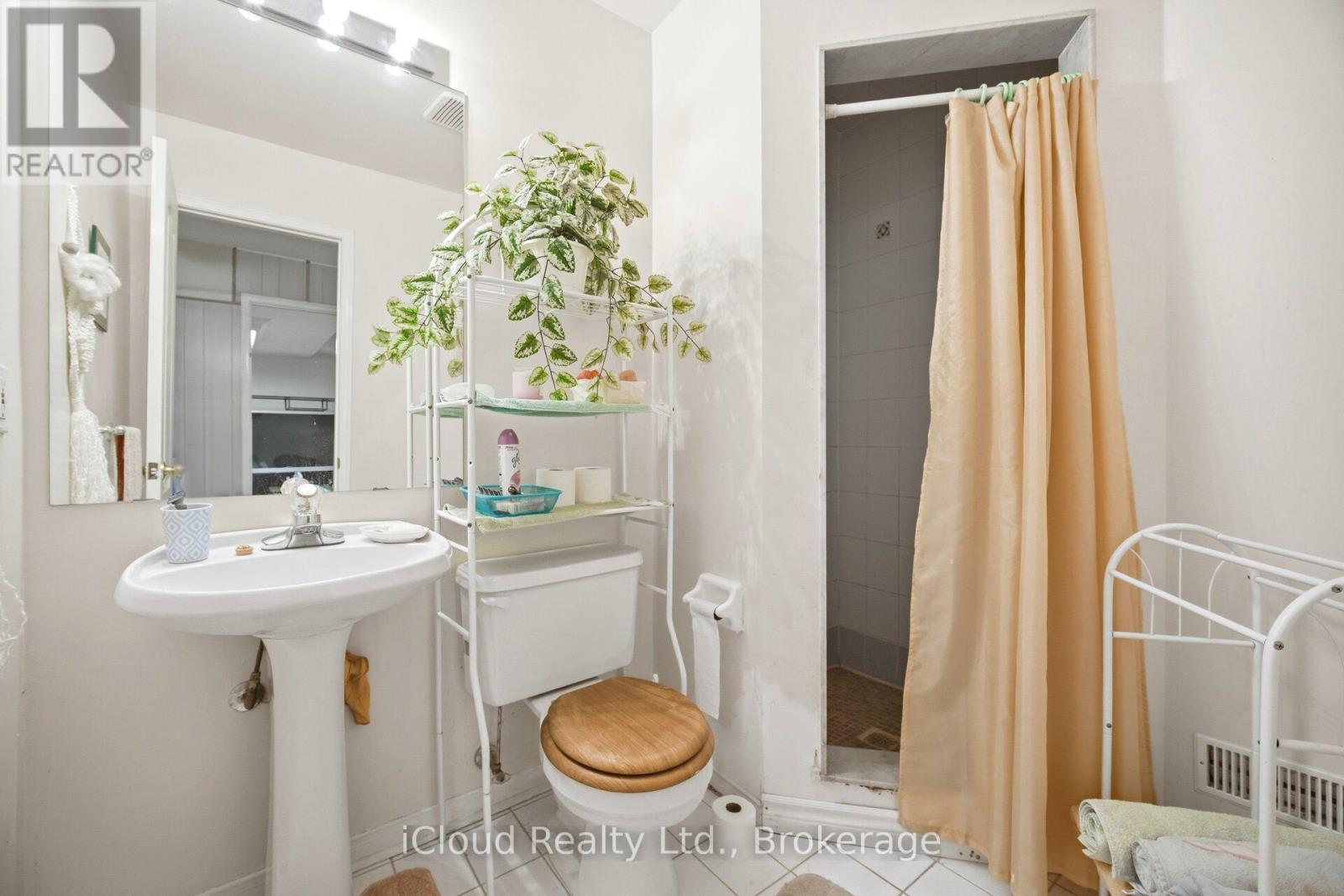 6332 Glen Meadows Road, Mississauga, ON