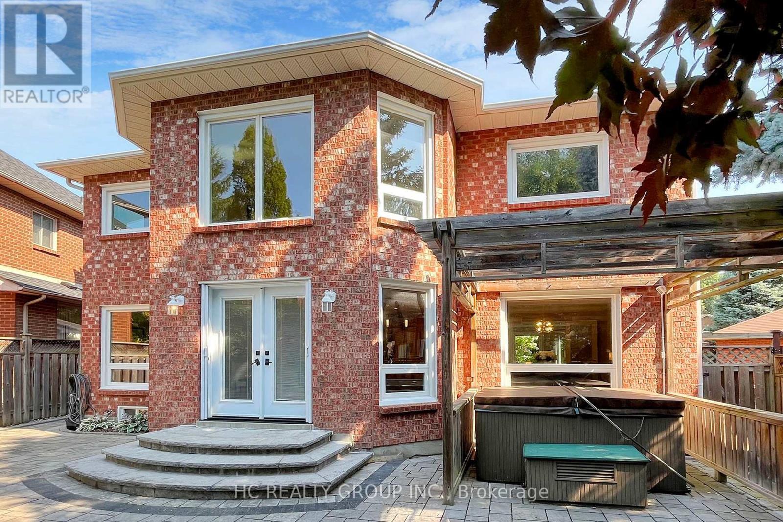 883 Darwin Drive, Pickering, ON