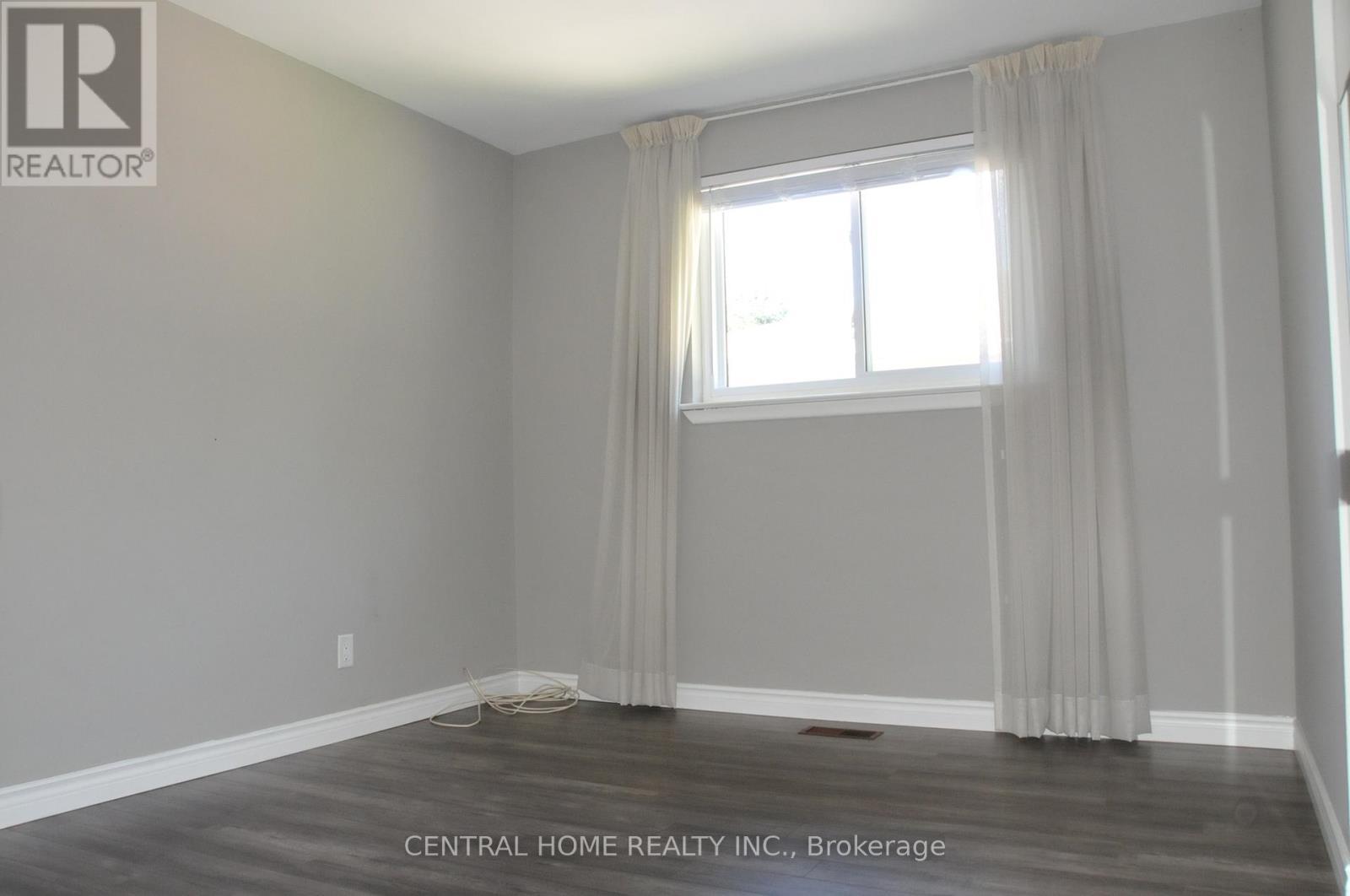 66 Collins Crescent, Aurora, ON
