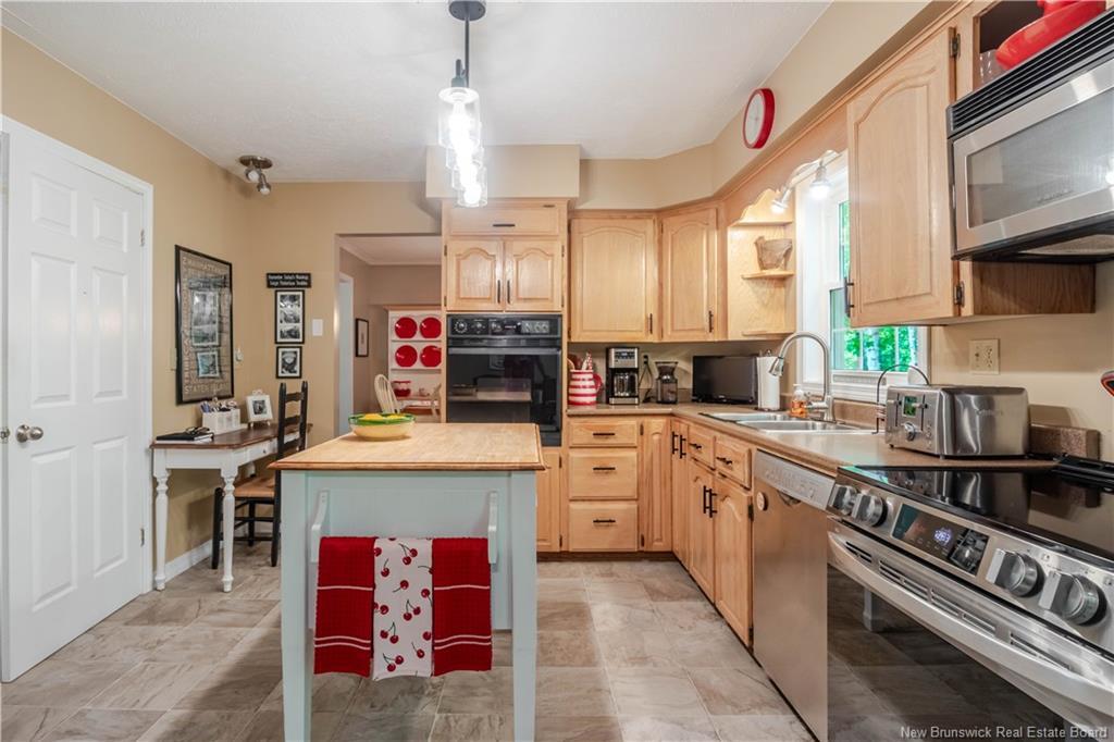 84 Tudor Ave, Charters Settlement, NB