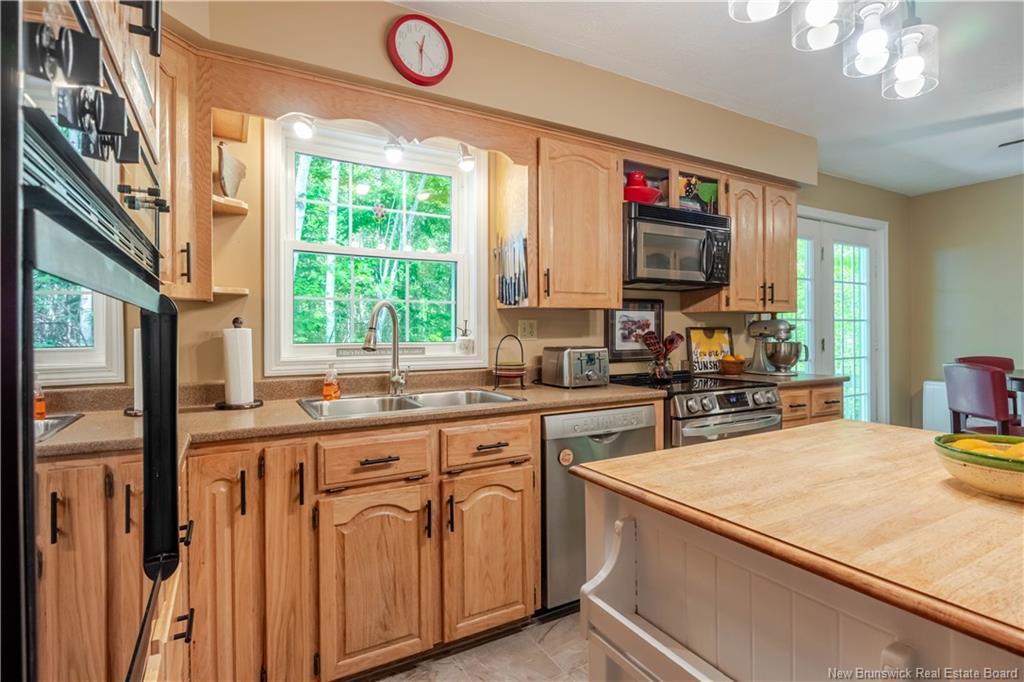 84 Tudor Ave, Charters Settlement, NB