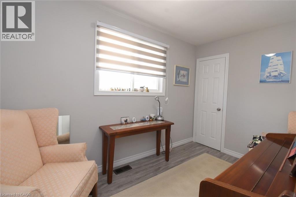 185 Rosslyn Avenue N, Hamilton, ON - Indoor
