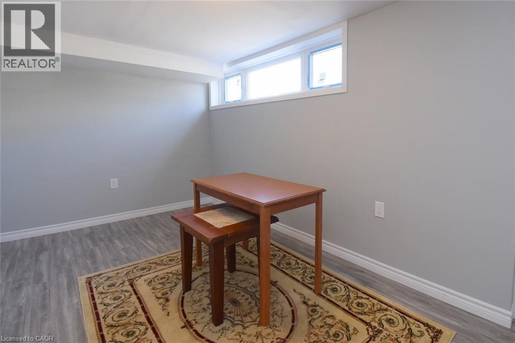 185 Rosslyn Avenue N, Hamilton, ON - Indoor Photo Showing Other Room