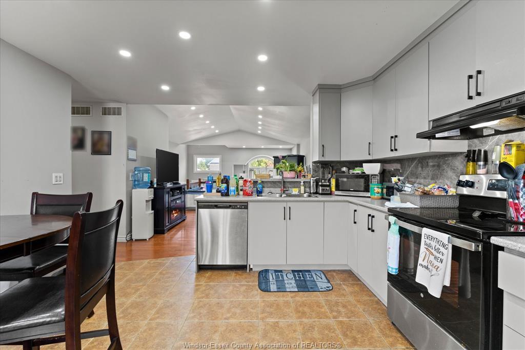 4697 Helsinki Crescent, Windsor, ON
