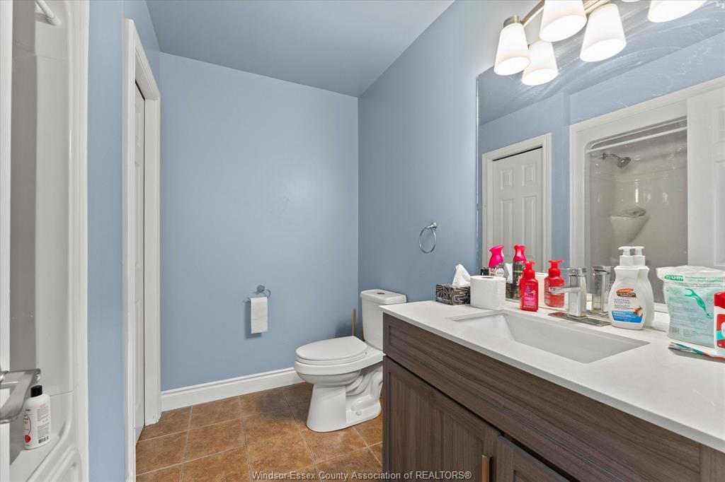 4697 Helsinki Crescent, Windsor, ON