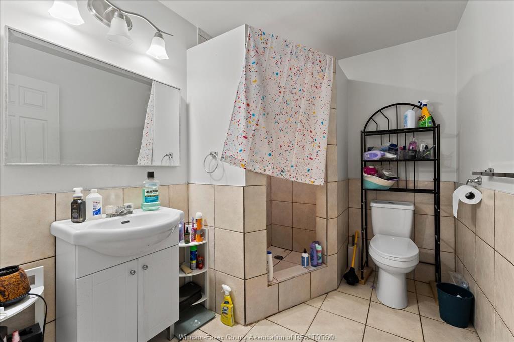 4697 Helsinki Crescent, Windsor, ON