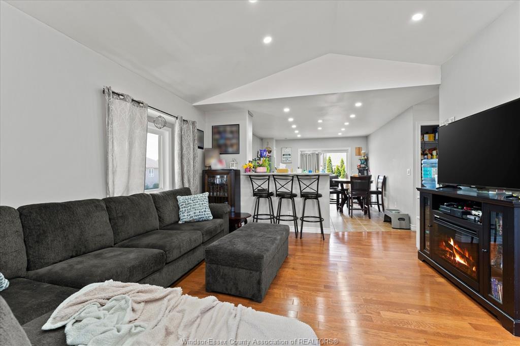 4697 Helsinki Crescent, Windsor, ON