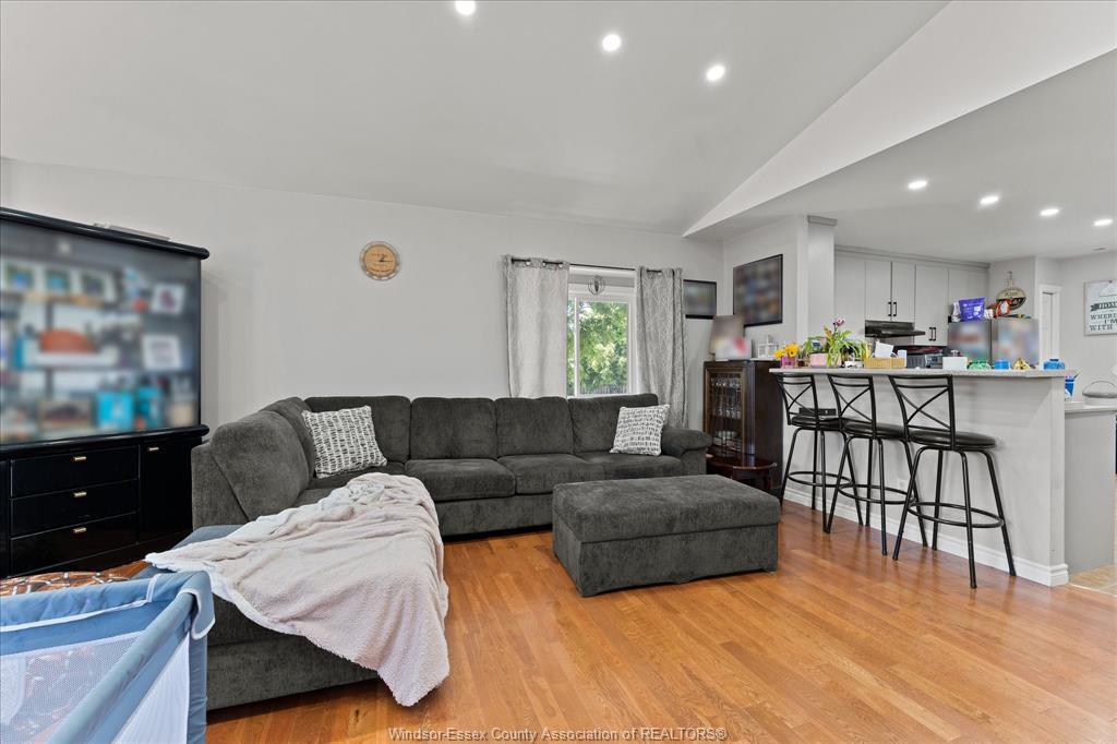 4697 Helsinki Crescent, Windsor, ON