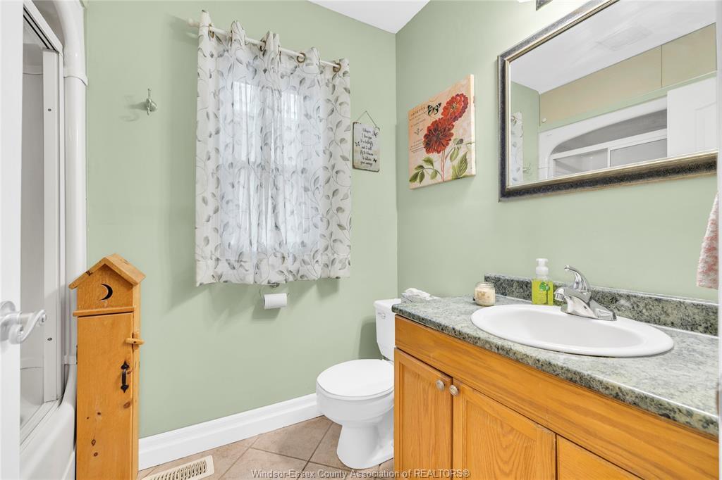 823 Lawrence, Windsor, ON
