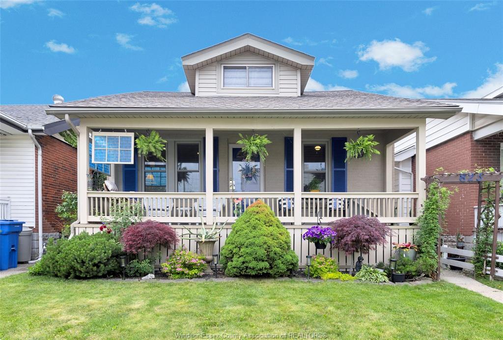 823 Lawrence, Windsor, ON