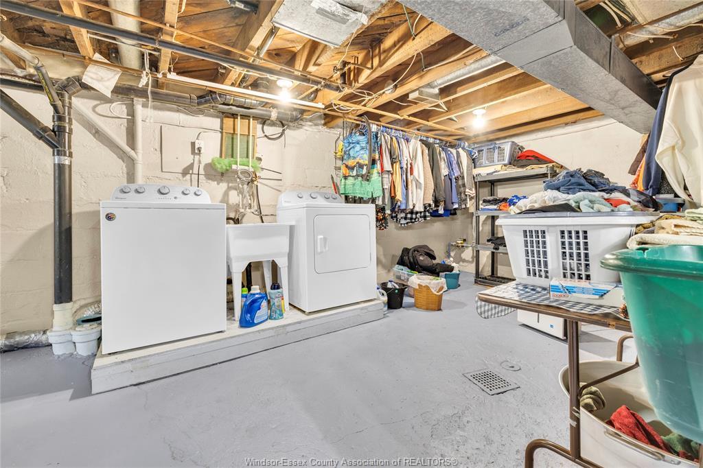823 Lawrence, Windsor, ON