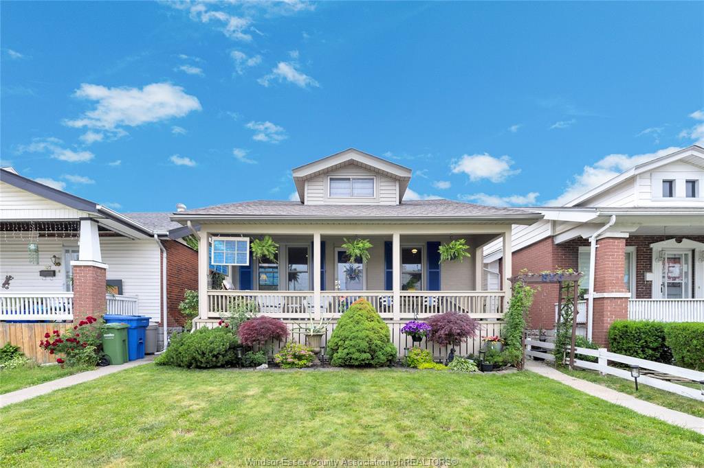 823 Lawrence, Windsor, ON