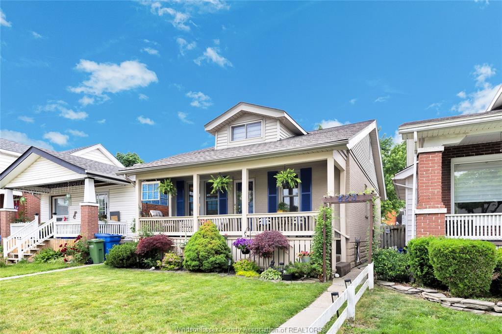 823 Lawrence, Windsor, ON