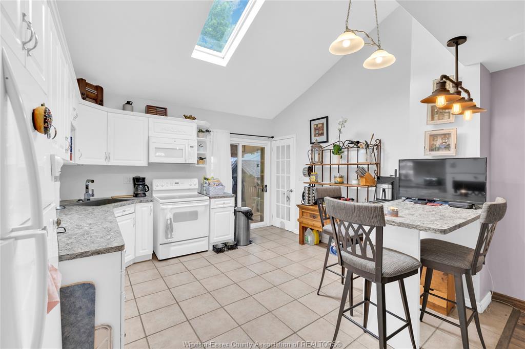 823 Lawrence, Windsor, ON