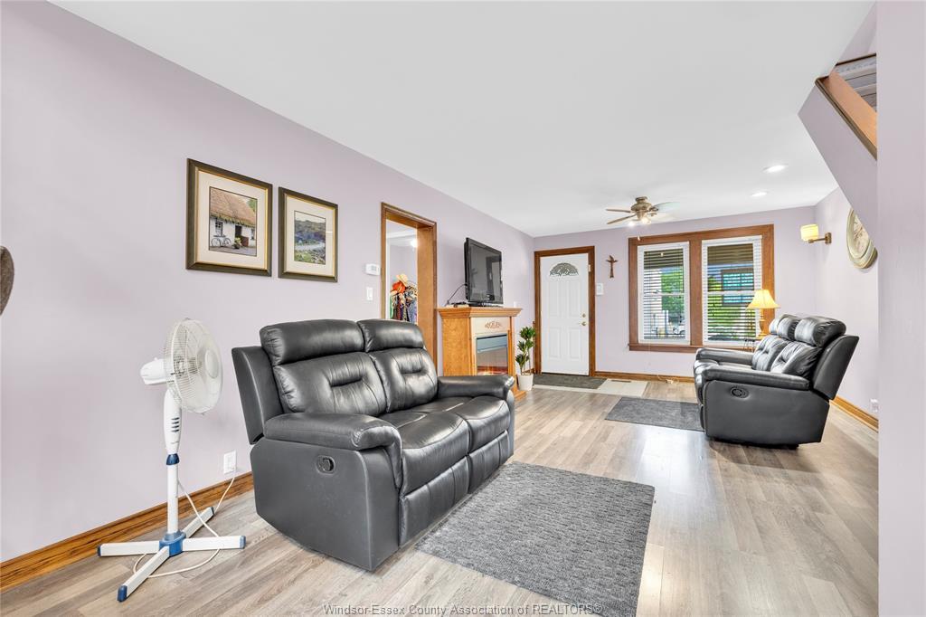 823 Lawrence, Windsor, ON