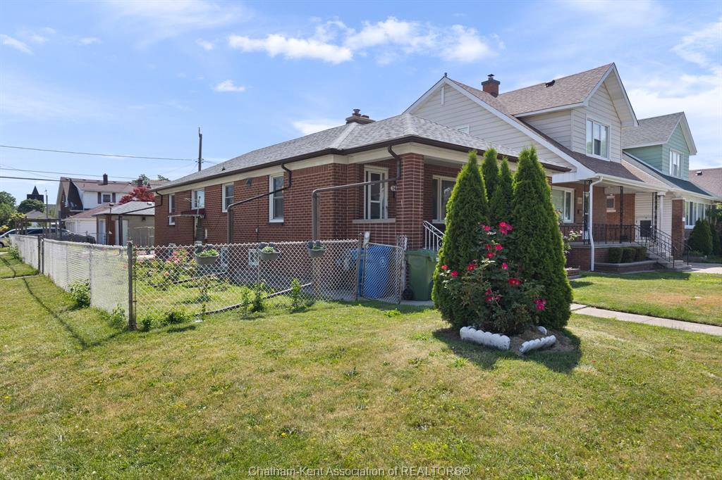 1402 Elsmere Avenue, Windsor, ON