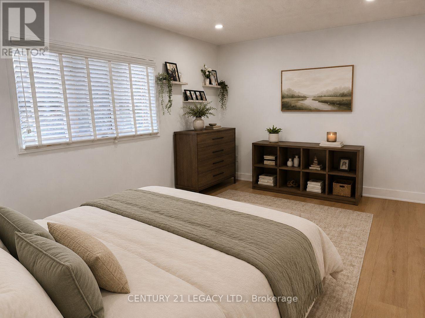 Virtually staged Master Bedroom - 1098 Carding Mill Place, Mississauga, ON
