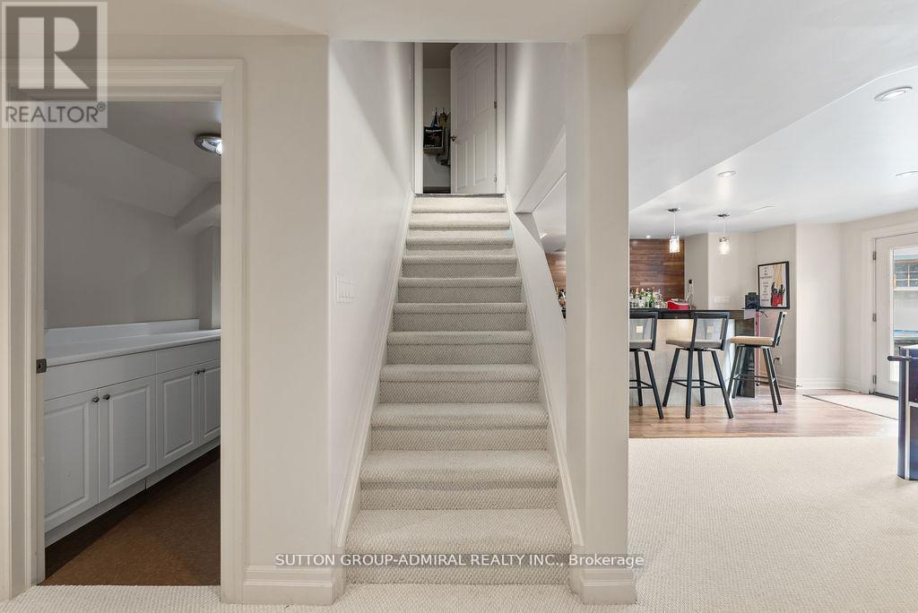 5948 Chercover Court, Burlington, ON