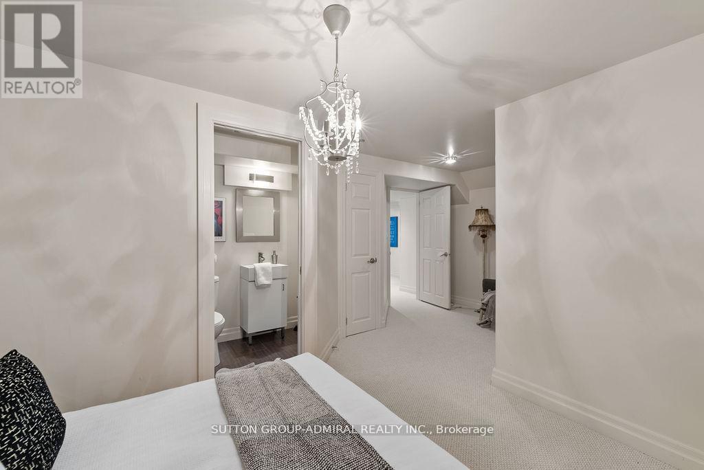 5948 Chercover Court, Burlington, ON