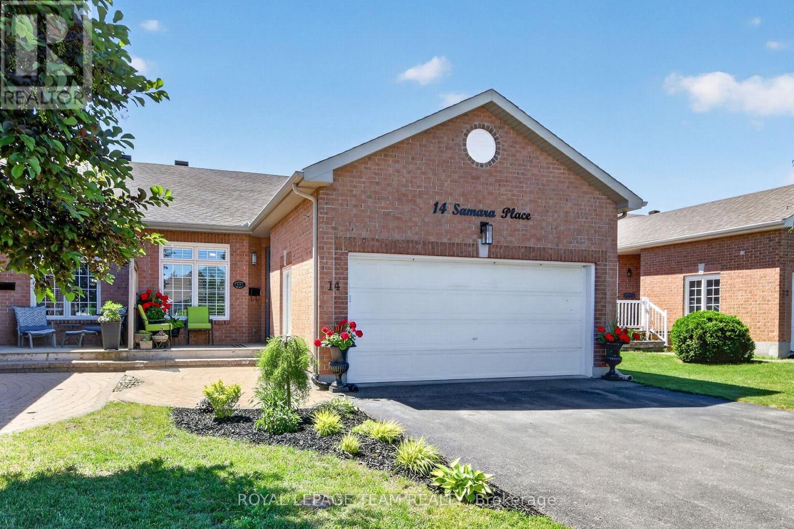 Beautifully landscaped including interlock walkway - 14 Samara Place, Ottawa, ON