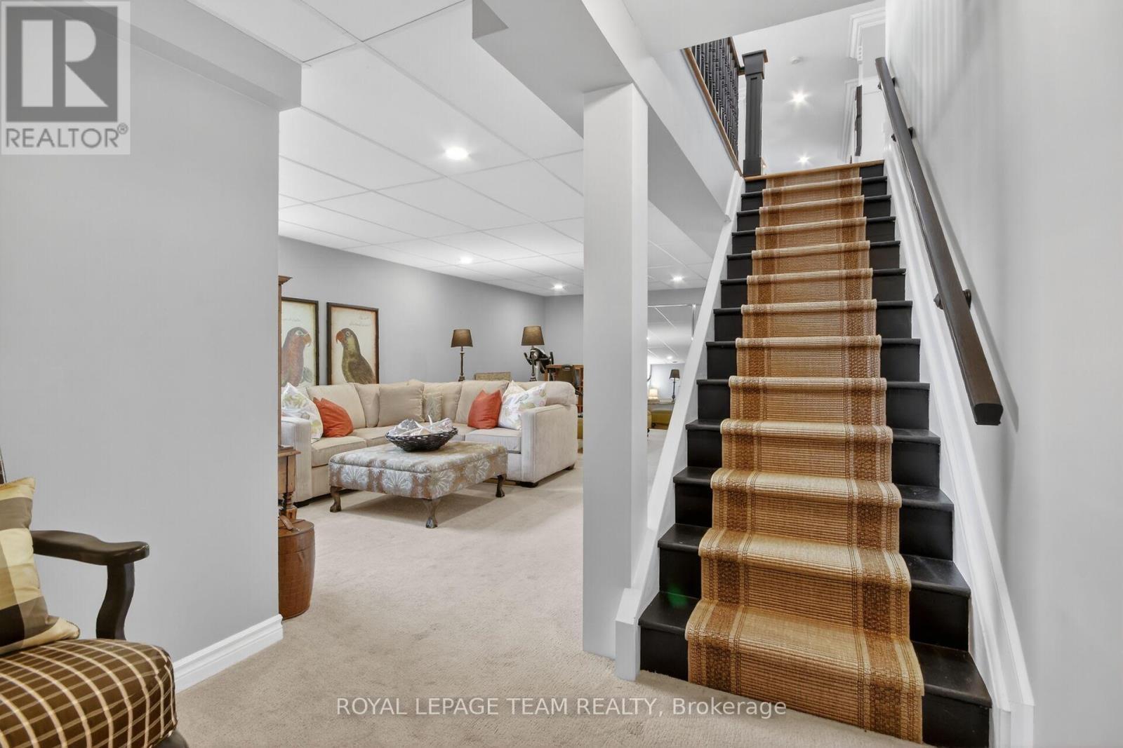 Stairs to lower level - 14 Samara Place, Ottawa, ON