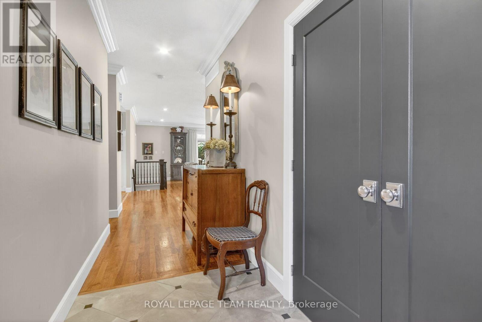 Beautiful black finish on interior doors! - 14 Samara Place, Ottawa, ON