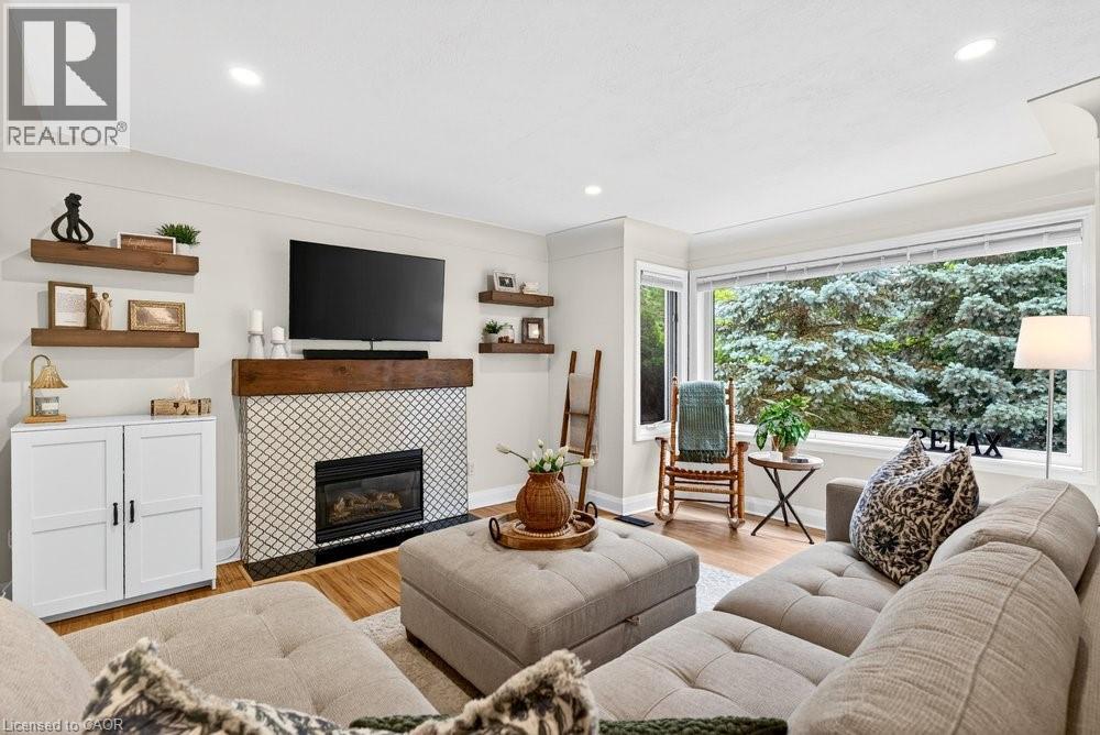 52 Orchard Drive, Ancaster, ON